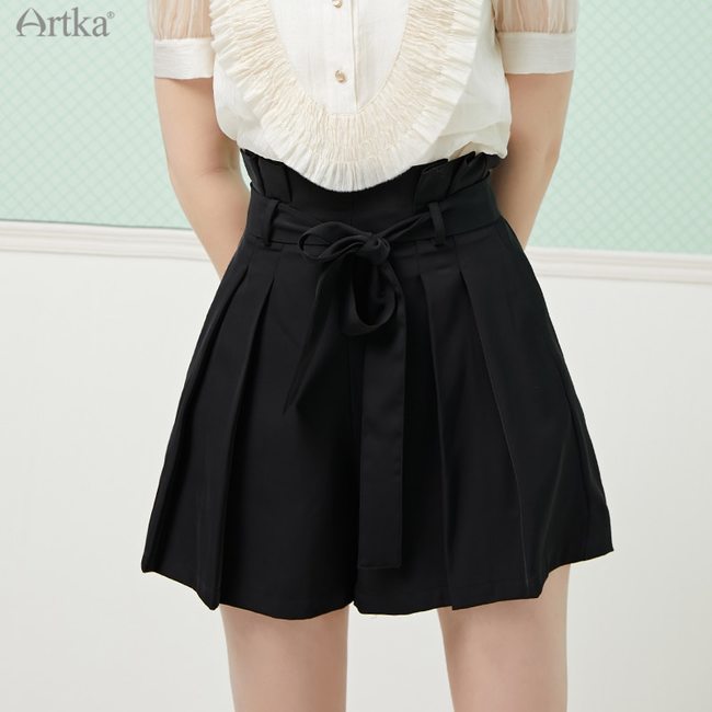 ARTKA  여름 새로운 여성 반바지 패션 높은 허리 라인 PLEATED 박시 넓은 다리 블랙 벨트 KA22112X