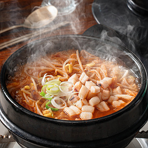 백년밥상 | 전주식 오징어 김치 콩나물 국밥