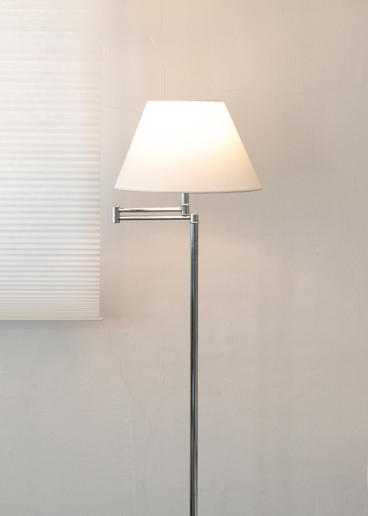 Line Floor Lamp Chrome