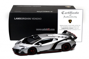 1/18 LAMBORGHINI VENENO