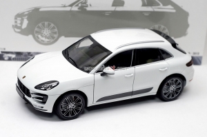 1:18 Porsche Macan Turbo 2013