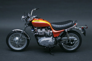 1:12 1973 triumph hurricane