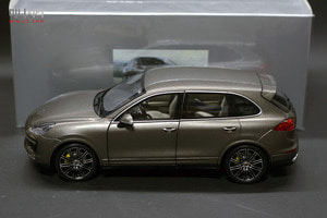 1:18 Porsche Cayenne Turbo S  포르쉐 카이엔 터보 /다이캐스트 /모형자동차 /진열/장식/키덜트/미니어쳐