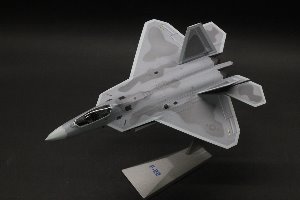 1:72 F-22