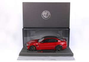 BBRC1851 1:18 Alfa Romeo Giulia GTA Rosso GTA Brakes Gold 모형자동차