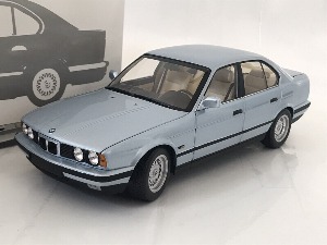 선주문 1:18 MINICHAMPS 100024007 BMW 535i (E34) - 1988 - LIGHT BLUE METALLIC 다이캐스트 모형