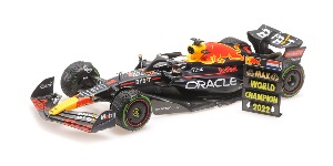 1:18 MINICHAMPS 110221801 ORACLE RED BULL RACING RB18 - VERSTAPPEN - WINNER JAPANESE  GP 2022 -  W/PITBOARD - WORLD  CHAMPION L.E. 1602 pcs.