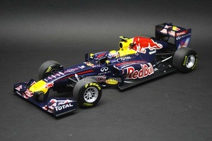 1:18 RED BULL RACING RB7 - MARK WEBBER - 2011