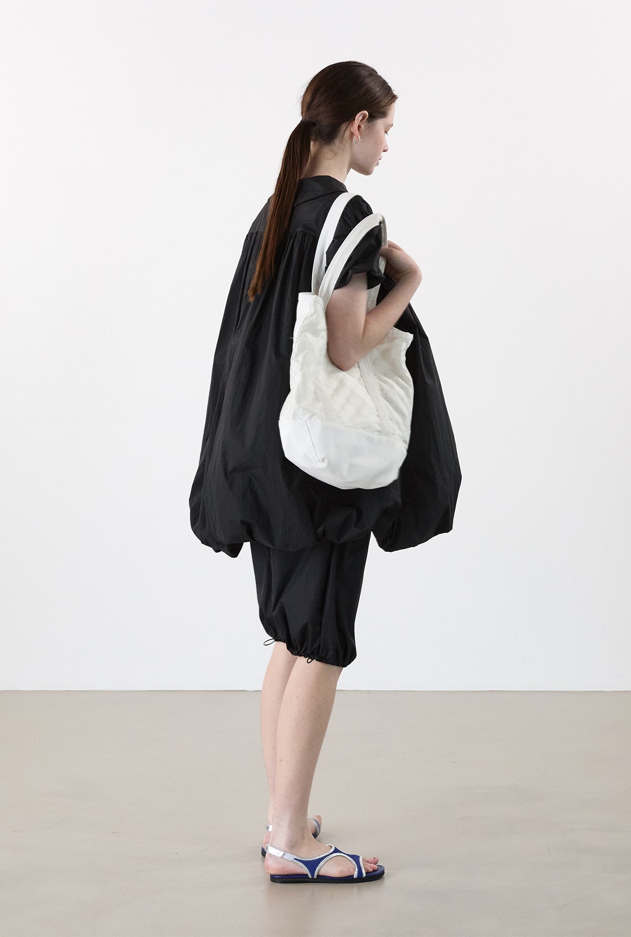 【COSMOSS】Wrinkle Pumpkin Leather Bag (Silver) al,thing