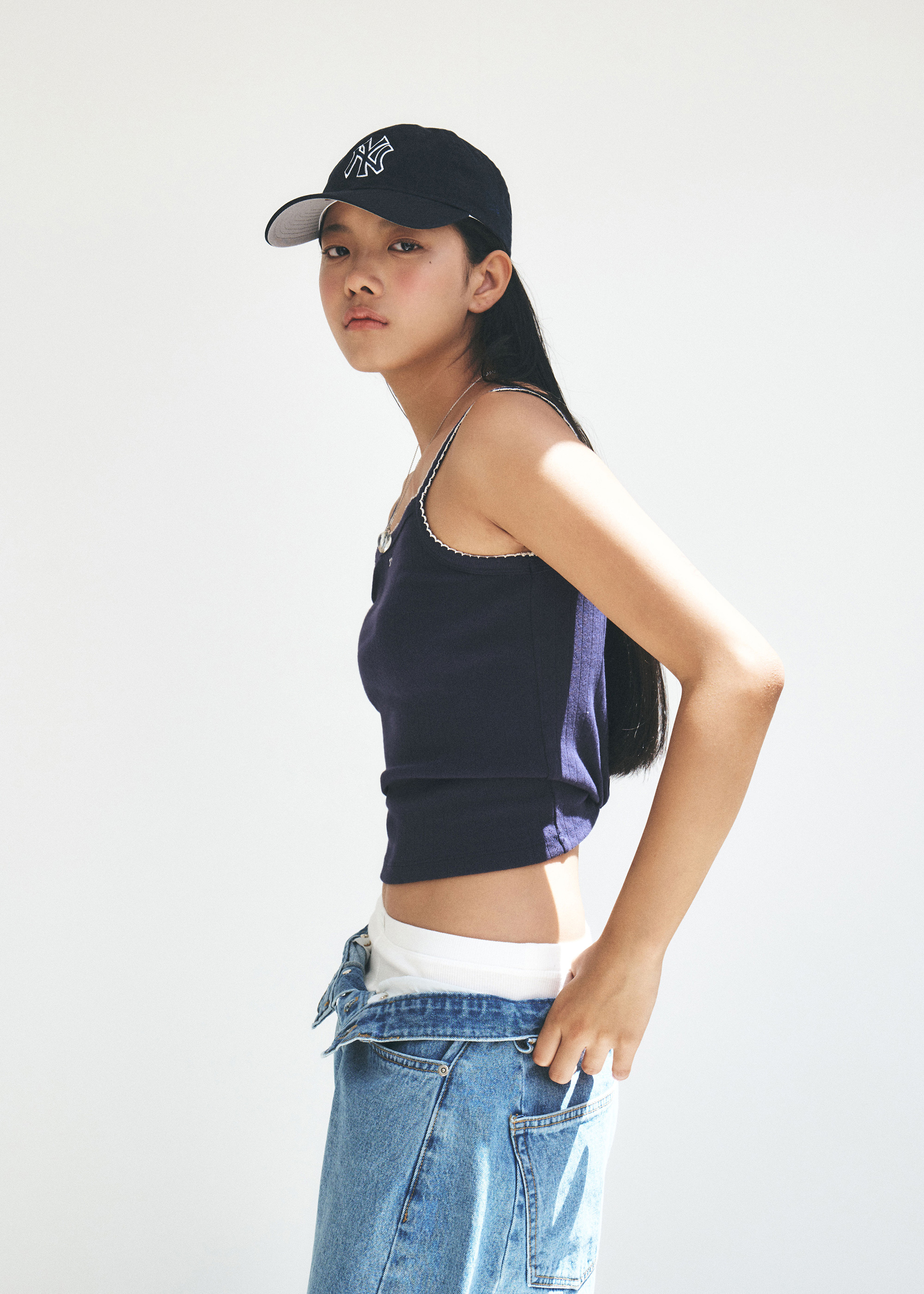 ★送料・関税込★GROVE★MAC CURVED DENIM PANTS★ ☆韓国の人気☆【GROVE】☆MAC CURVED DENIM PANT.S☆関税込☆