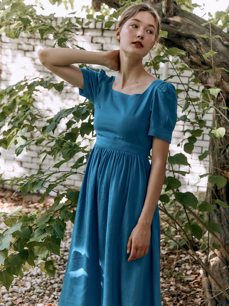 HACIE - BACKLESS PUFF-SLEEVE DRESS [BLUE]