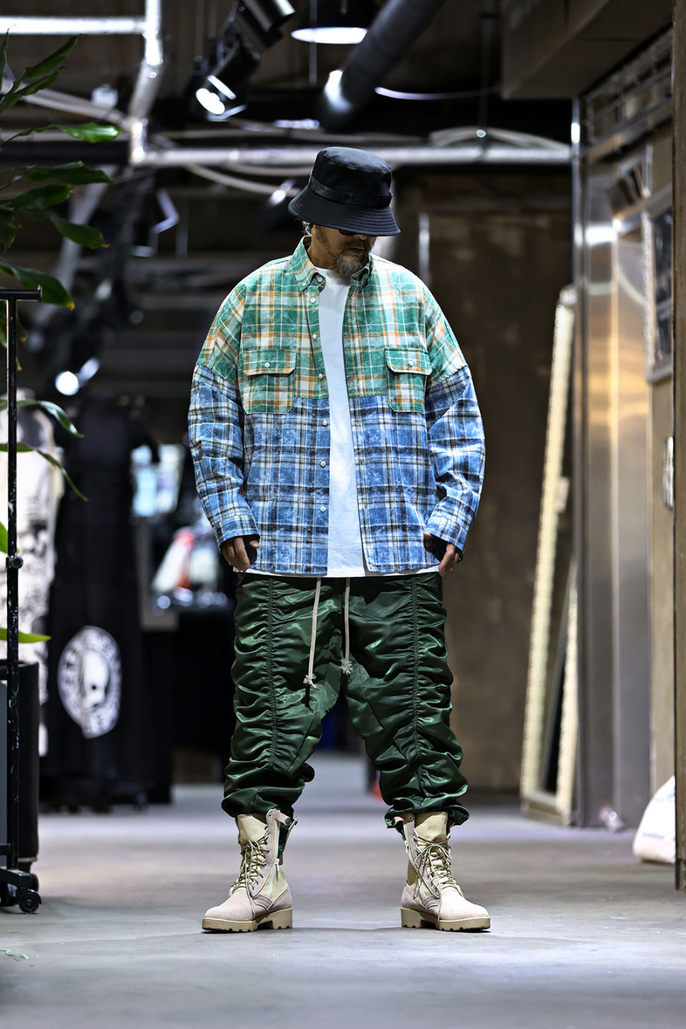 바지 모델 착용 이미지-S17L41