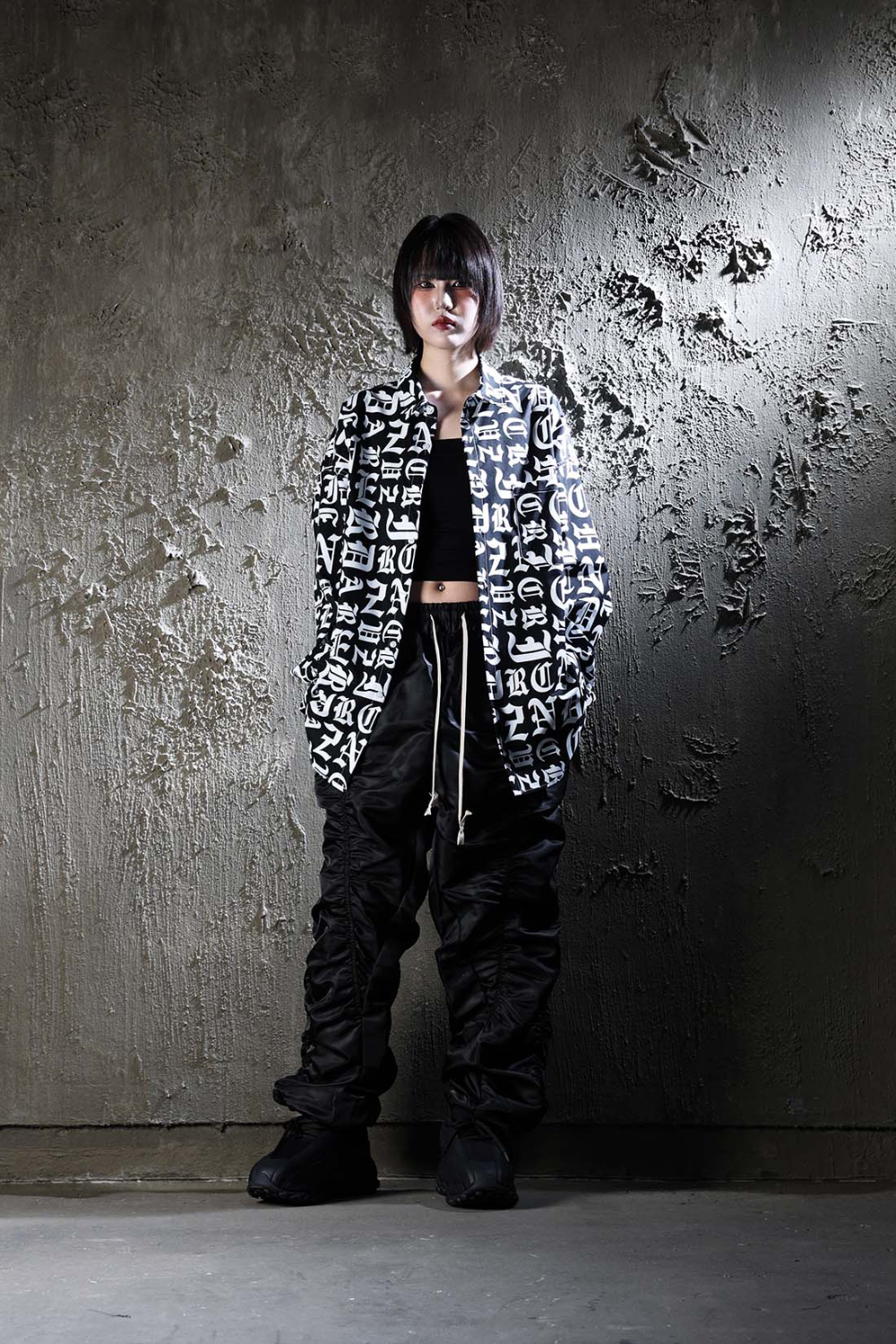 바지 모델 착용 이미지-S20L1