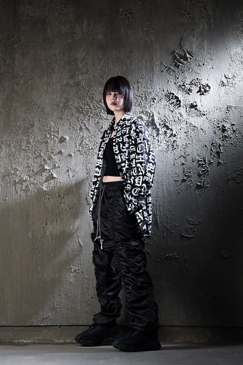 바지 모델 착용 이미지-S20L3