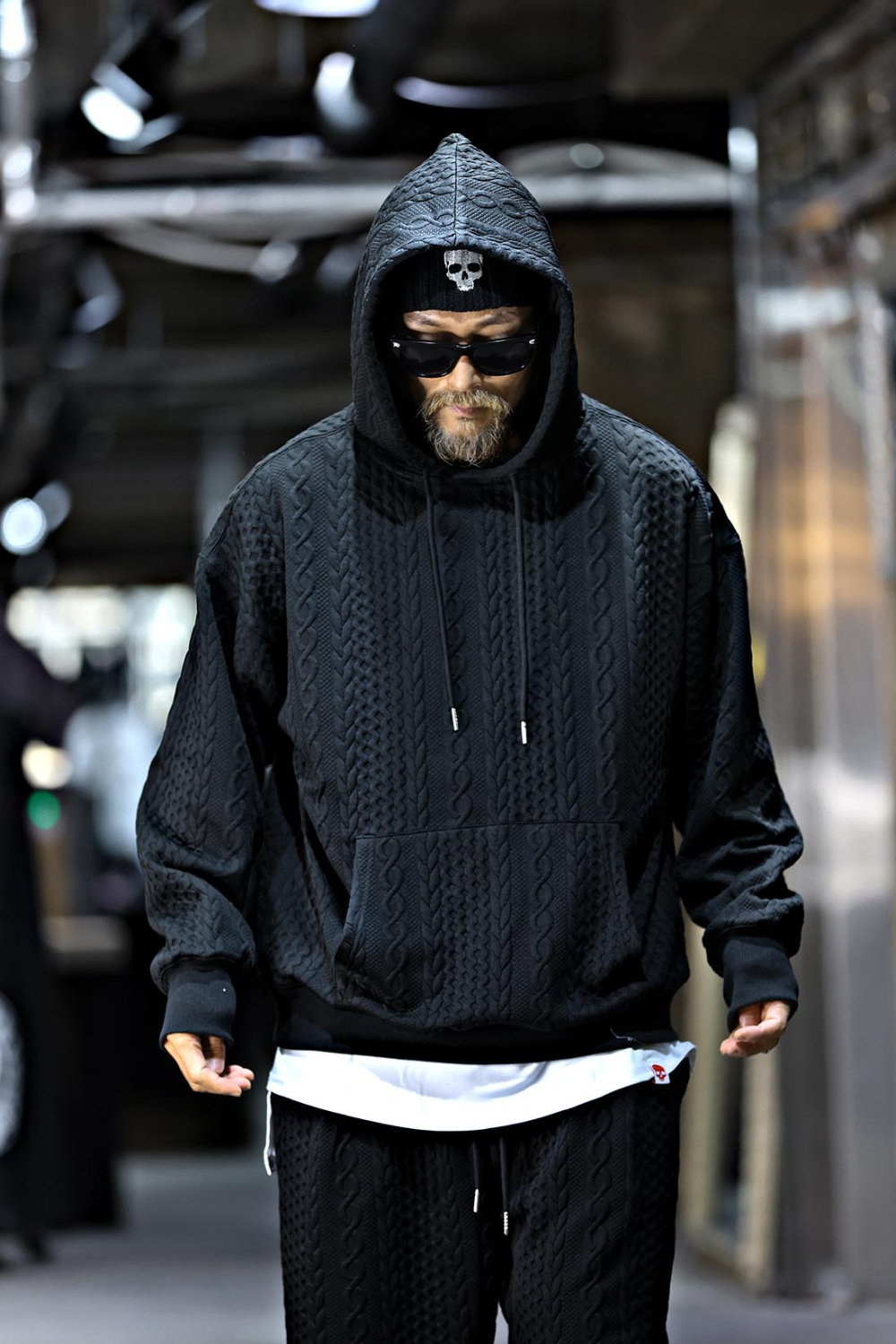 긴팔 티셔츠 모델 착용 이미지-S17L9