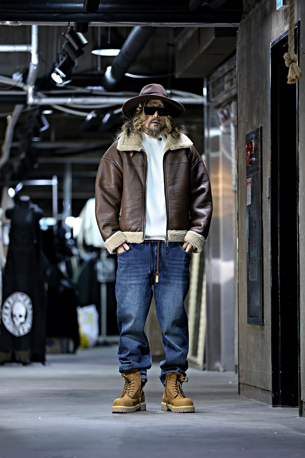 긴팔 티셔츠 모델 착용 이미지-S16L7