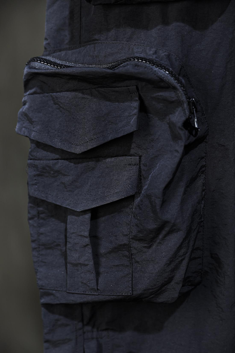 Pants detail image-S1L7