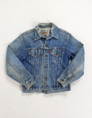 Levi&#039;s Denim Jacket  ( Made in CANADA  , S size )