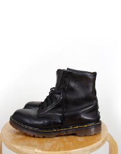 Dr. Martens MADE IN ENGLAND  VINTAGE 1460  8hole ( 260~265 size )