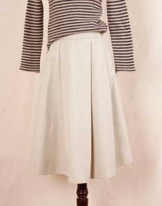 Margaret Howell Cotton Skirt ( MADE IN JAPAN, 26 inc )