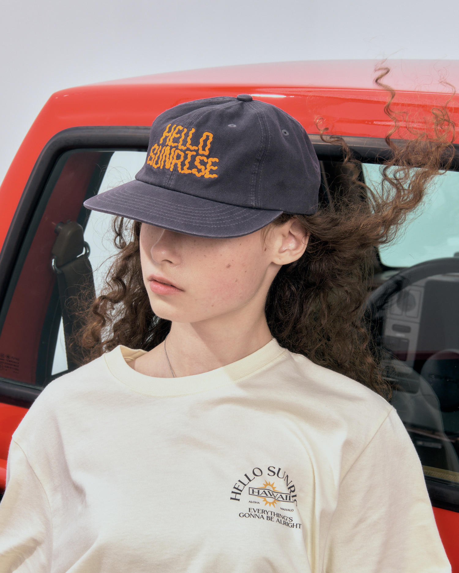 【HELLO SUNRISE】 Washed Doodle Typo Relaxed Fit 6Panel Cap Washed Doodle Typo Relaxed Fit 6Panel Cap_Charcoal - Hello