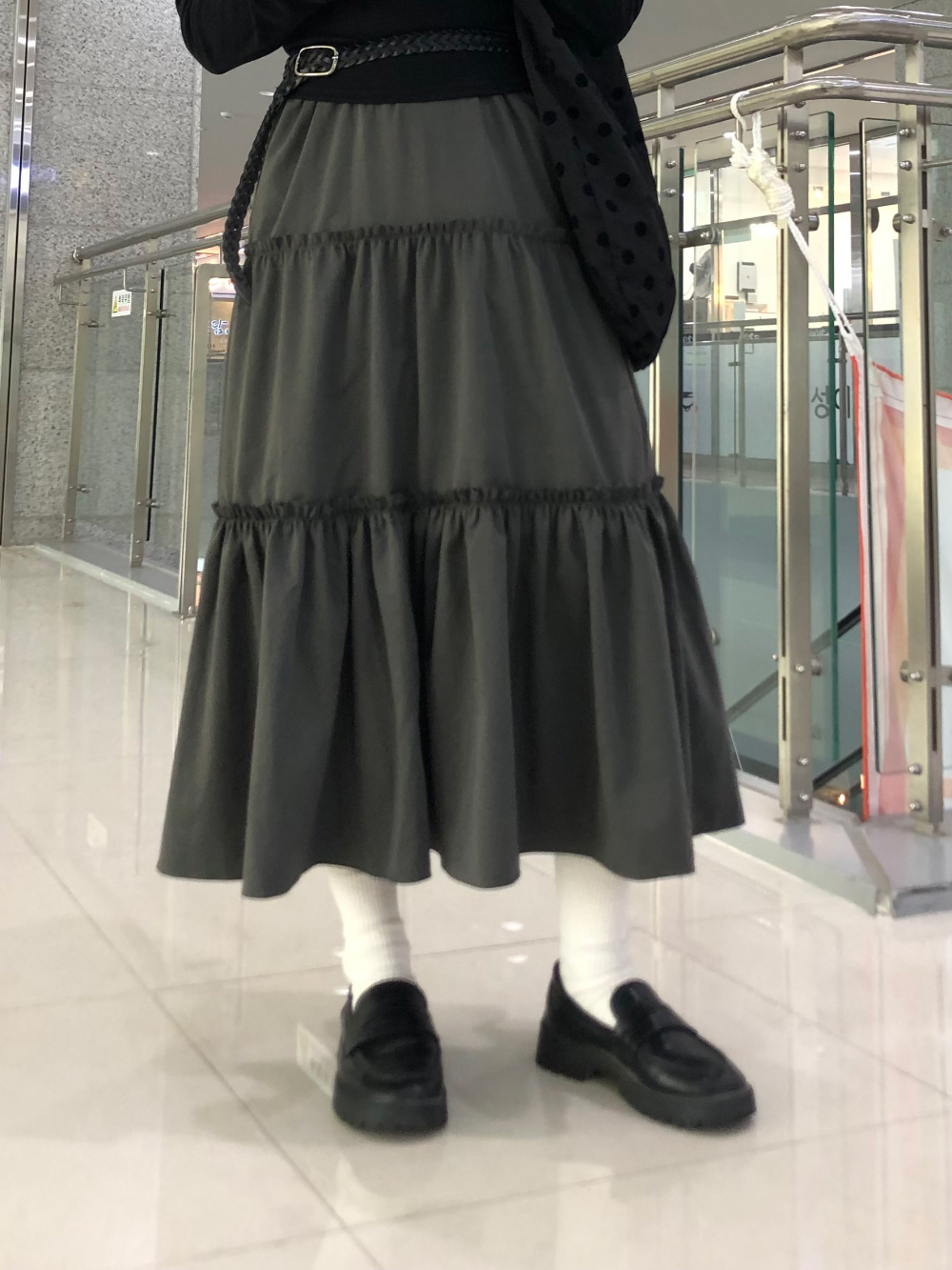 치마 모델 착용 이미지-S1L15