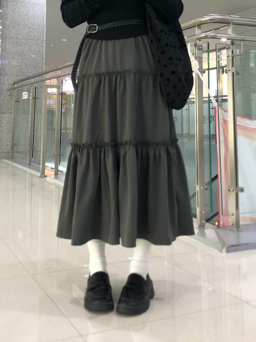 치마 모델 착용 이미지-S1L16