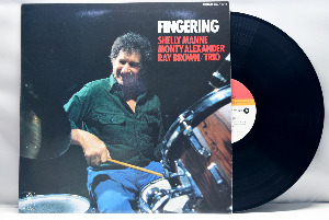 Shelly Manne, Monty Alexander, Ray Brown [셸리 맨, 몬티 알렉산더, 레이 브라운] – Fingering - 중고 수입 오리지널 아날로그 LP