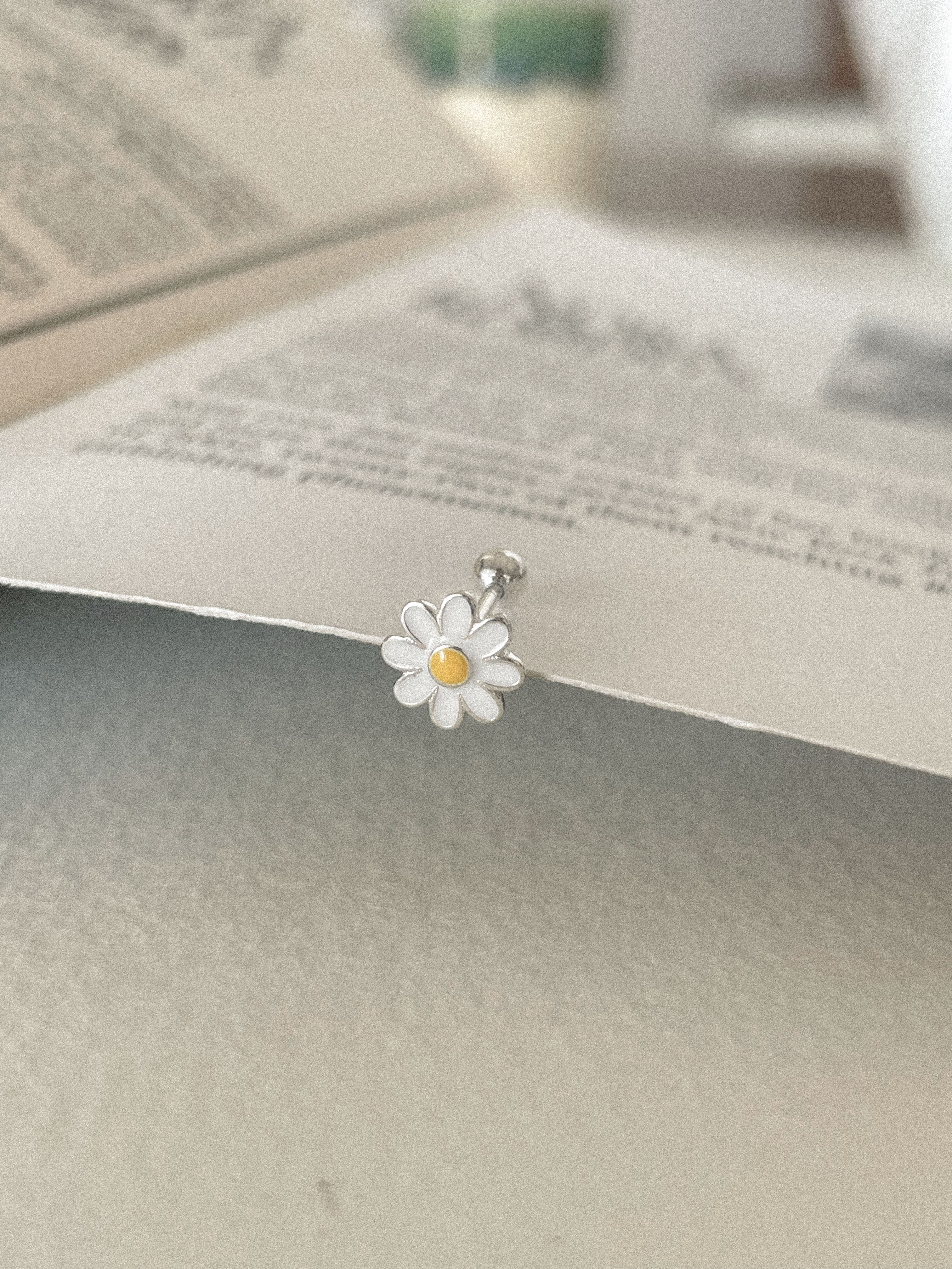 [당일발송/92.5 Silver]  Bic daisy flower piercing