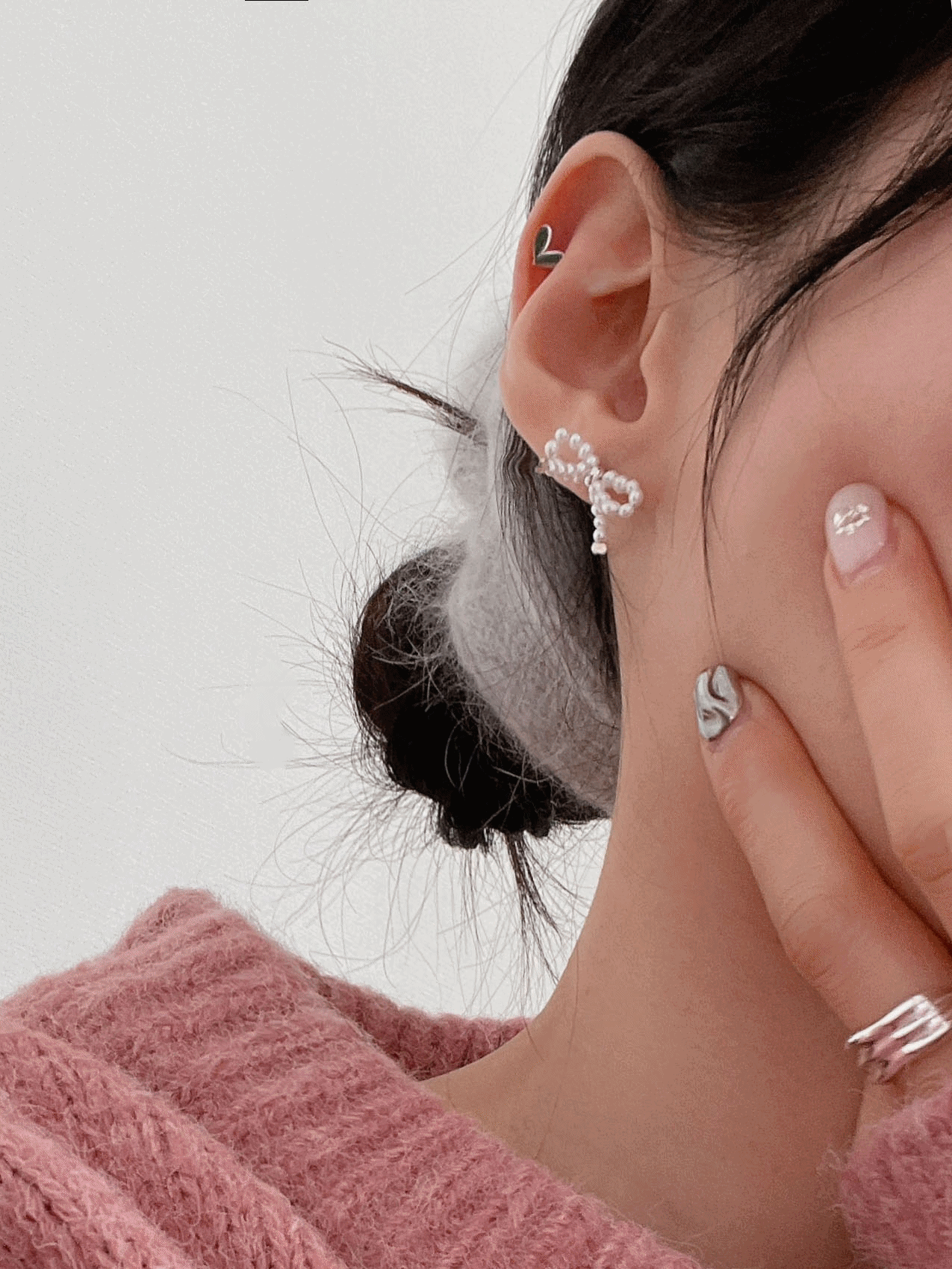 [92.5 Silver] Acrylic ball ribbon earrings