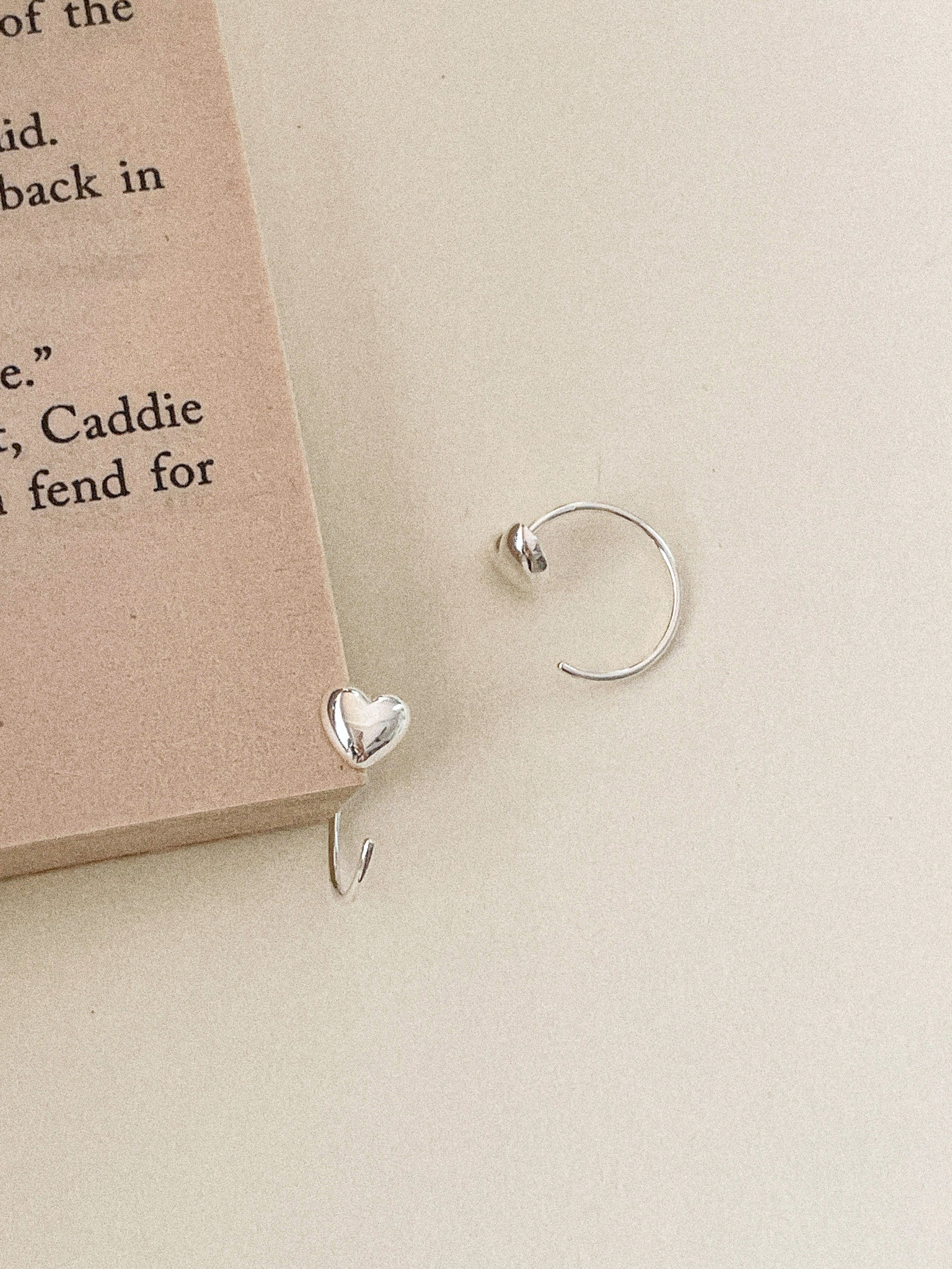 [당일발송/92.5 Silver] Heart  cring earrings