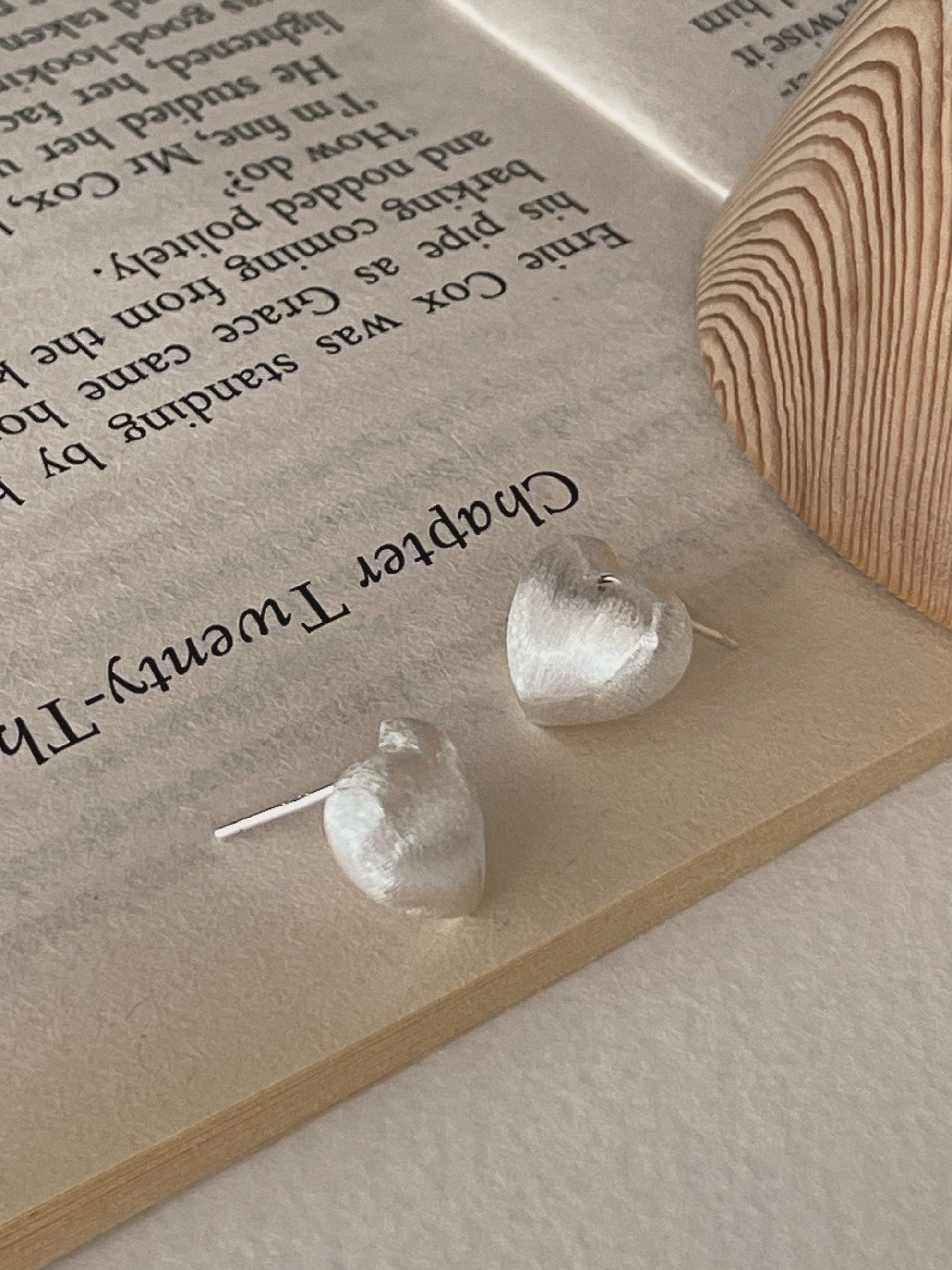 [당일발송/92.5 Silver]   pointed heart earrings