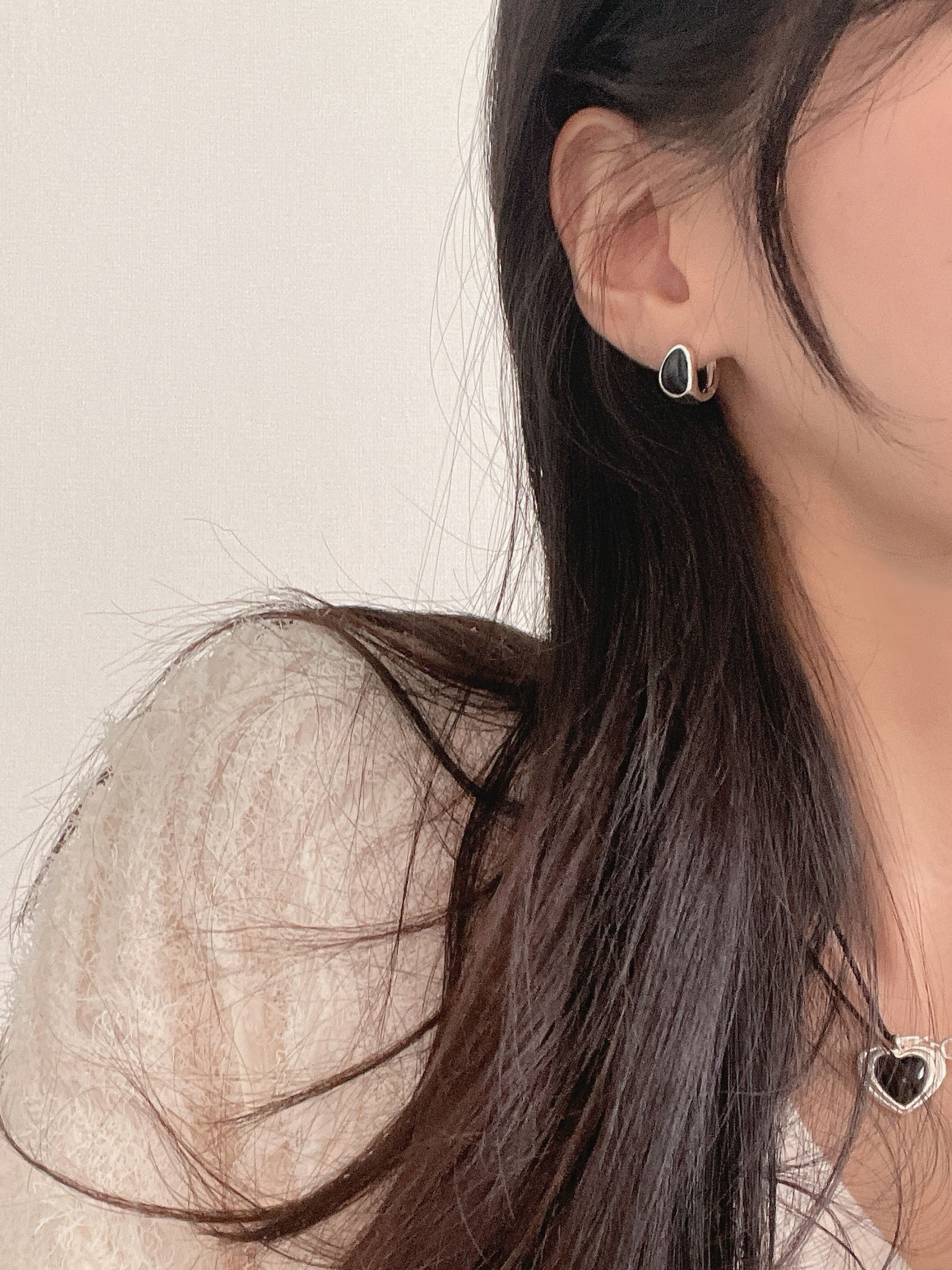 [당일발송/92.5 Silver]  Black one touch earrings