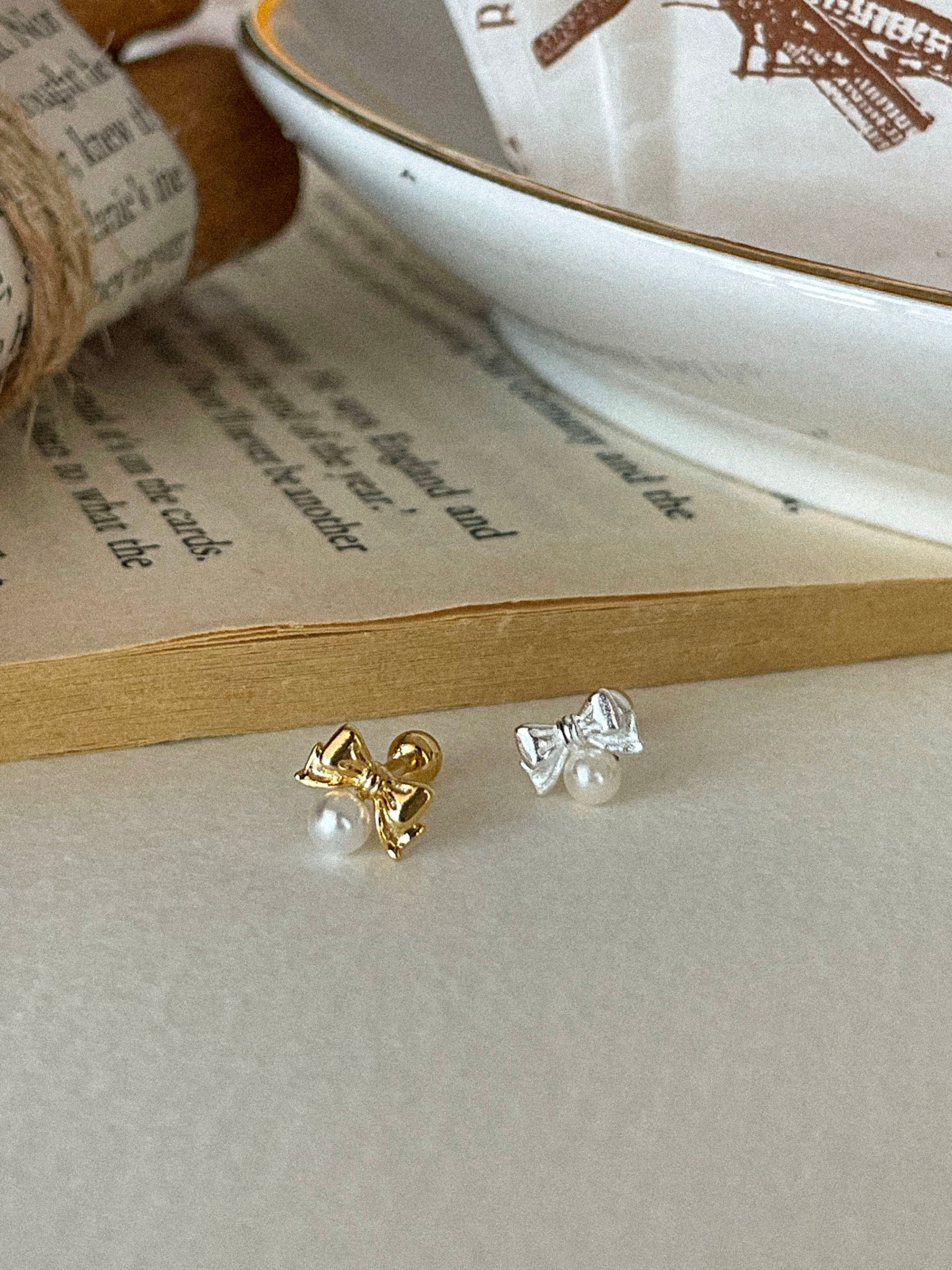 [92.5 Silver]  Pearl cute ribbon piercing