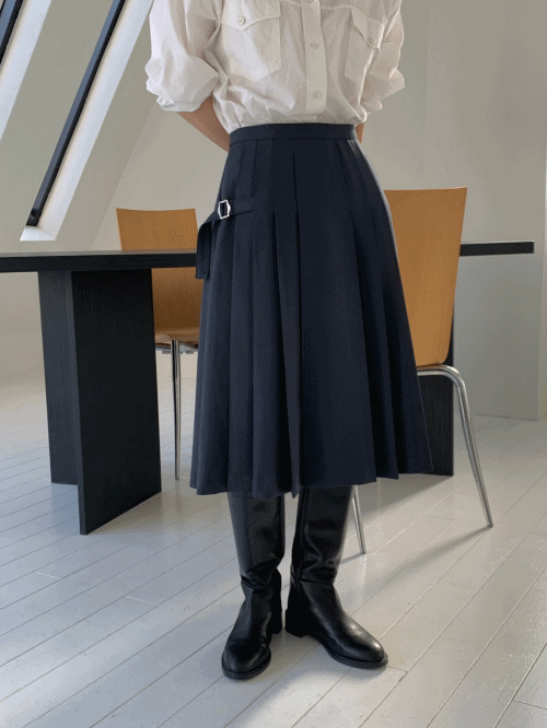 모젤 플리츠 버클 미디 스커트_Moselle skirt