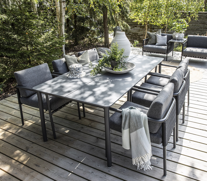 Horizon Garden Table