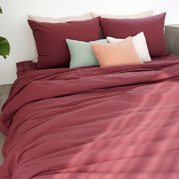 MOST BEDDING SET - BURGUNDY