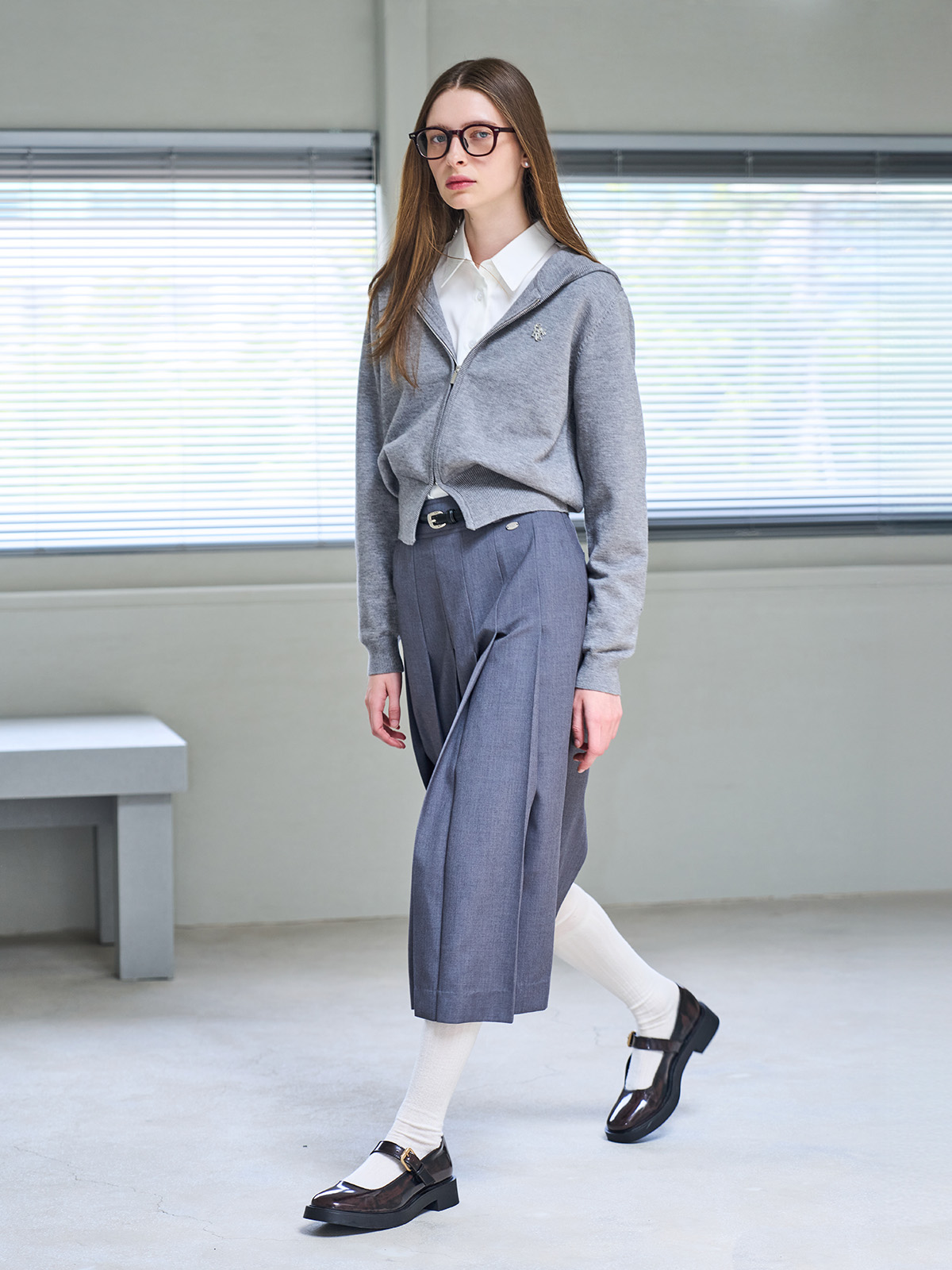 GENERAL IDEA] WOMAN GNRL ロゴ入り長袖フード付きニット