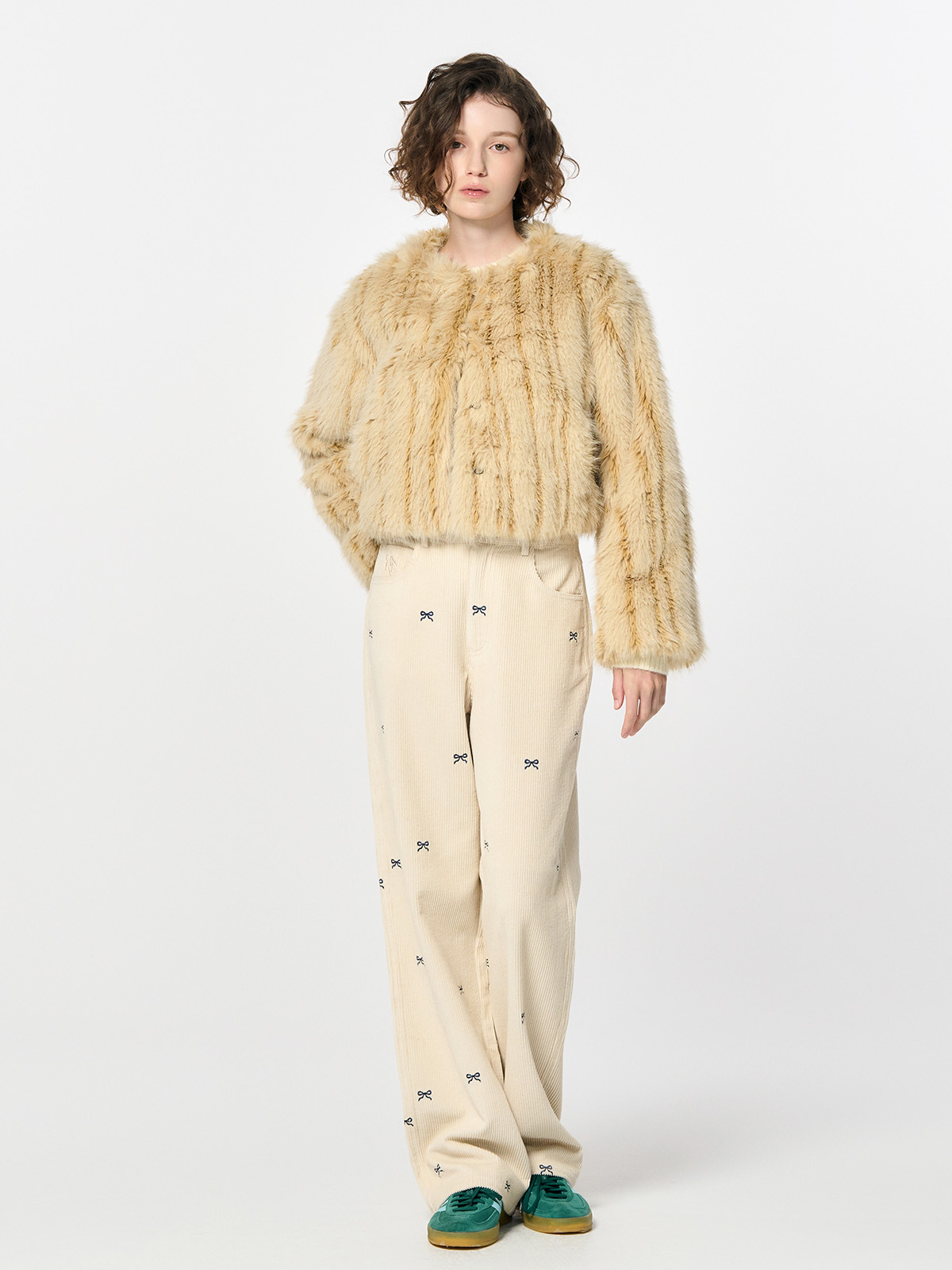 ジャケット・アウター GENERAL IDEA Fur Jacket GENERAL IDEA] WOMAN ノーカラーファージャケット [BEIGE] (韓国