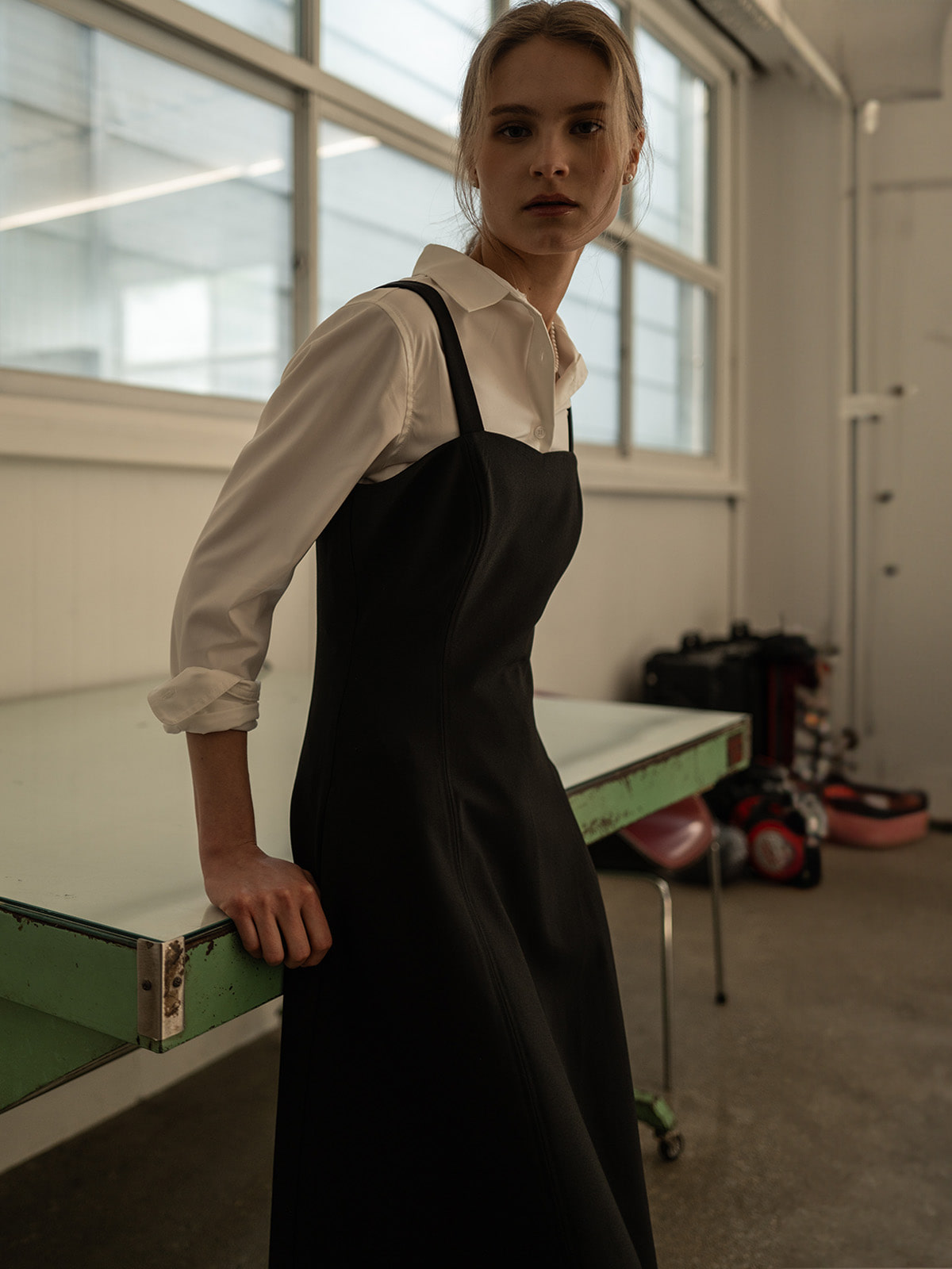 WOMAN スリーブレスフレアロングワンピース [BLACK]