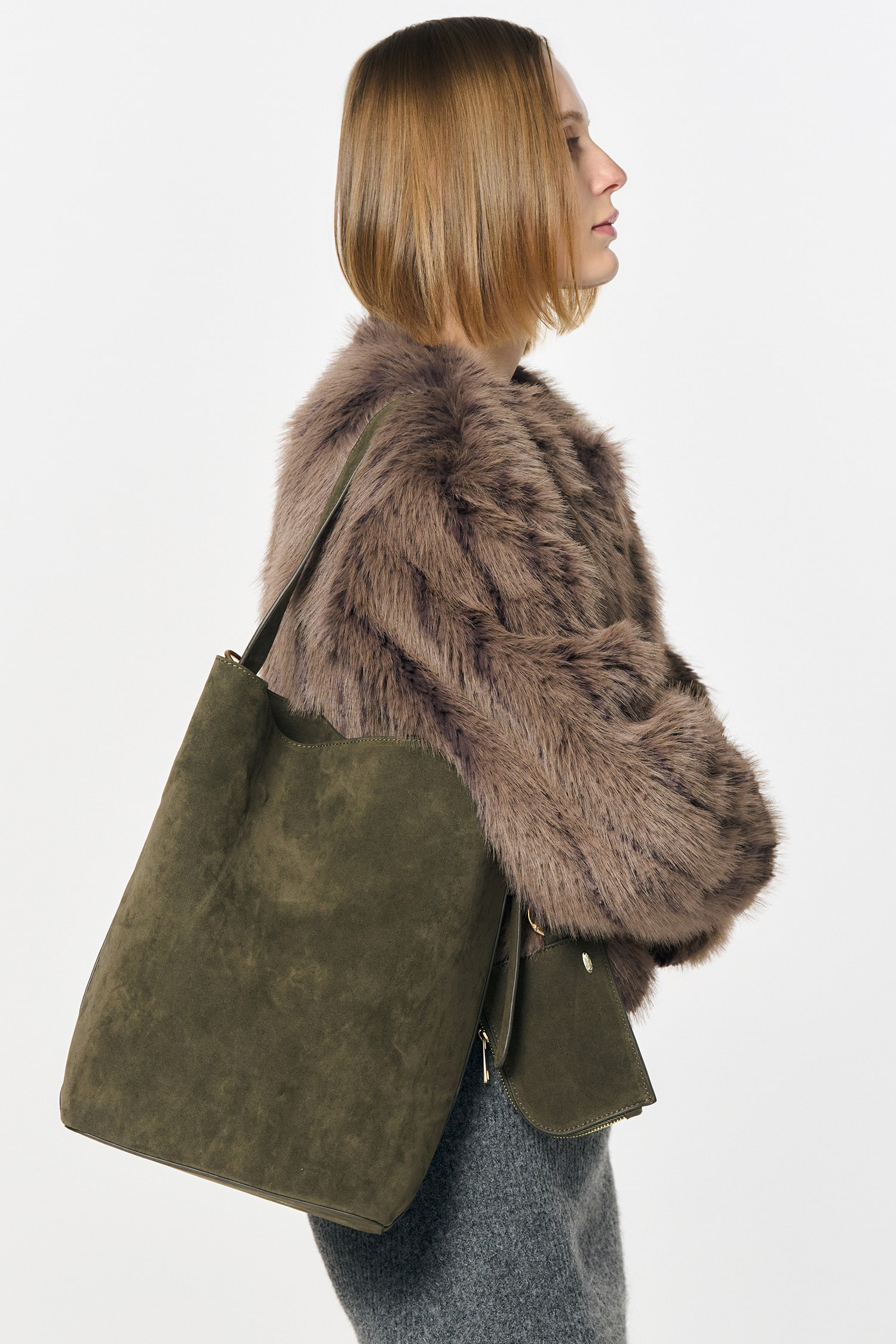 GENERAL IDEA] WOMAN ポーチ付きエコスエードショルダーバッグ