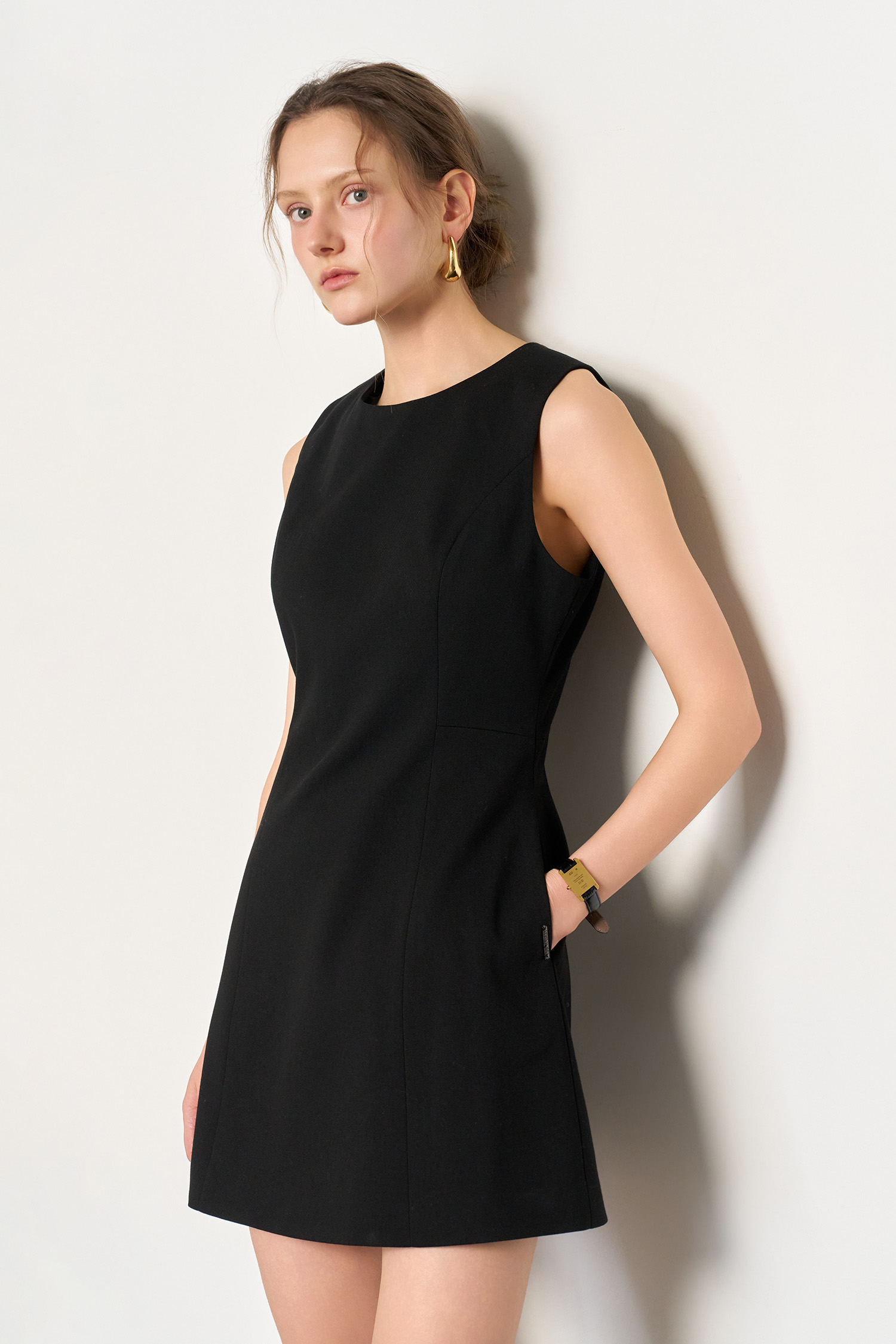 【関税込み】SHANG XIA SSENSE限定 ブラック ミニワンピース WOMAN ミニマルAラインミニワンピース [BLACK]