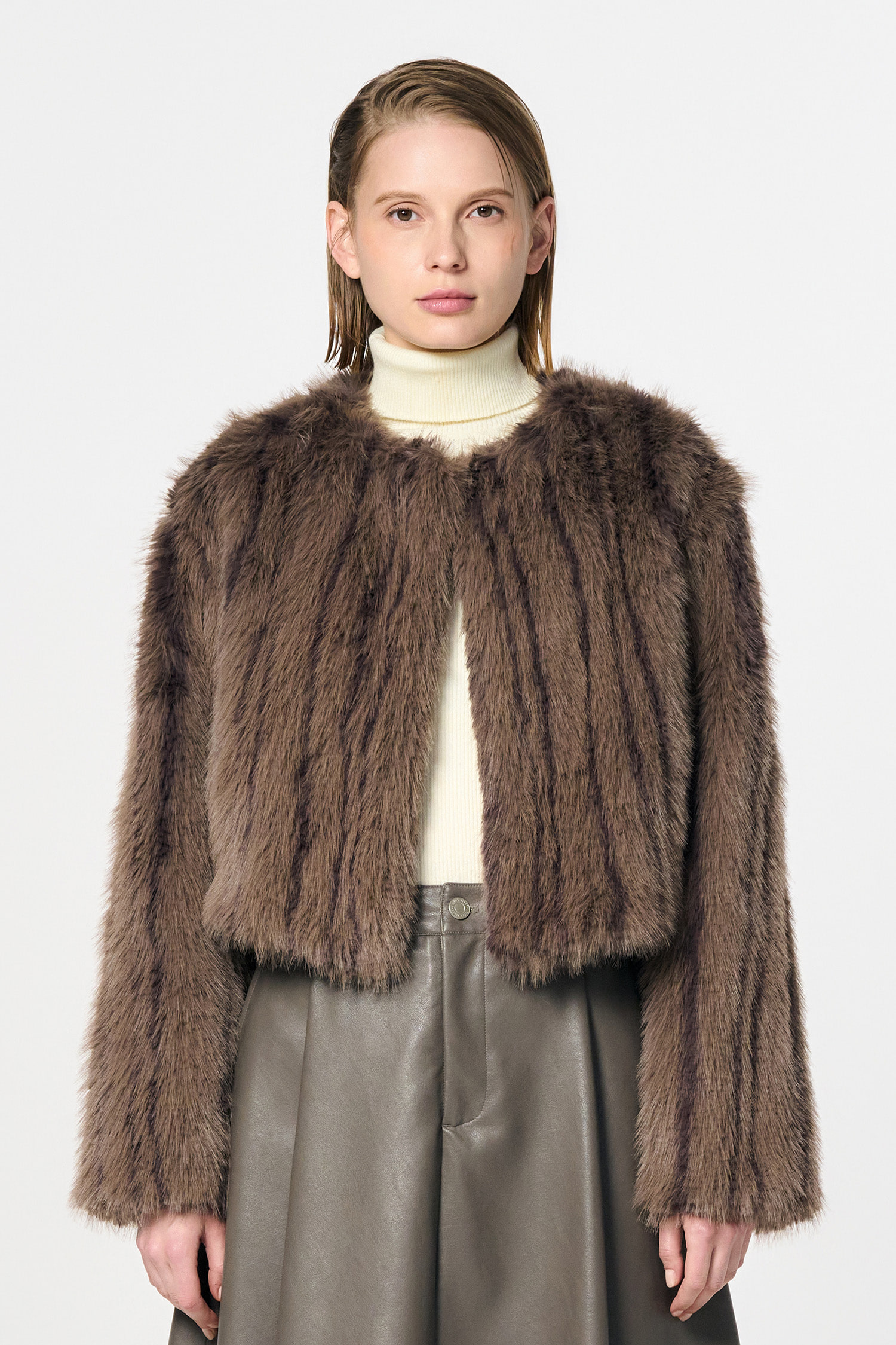 GENERAL IDEA] WOMAN ノーカラーファージャケット [BROWN] (韓国