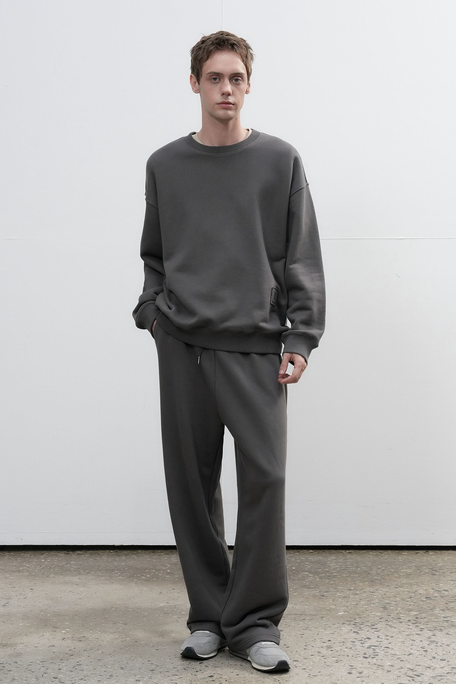 efu ダークグレー オーバーサイズ スウェット 72f0891c7252aed322666cbabdd8a8