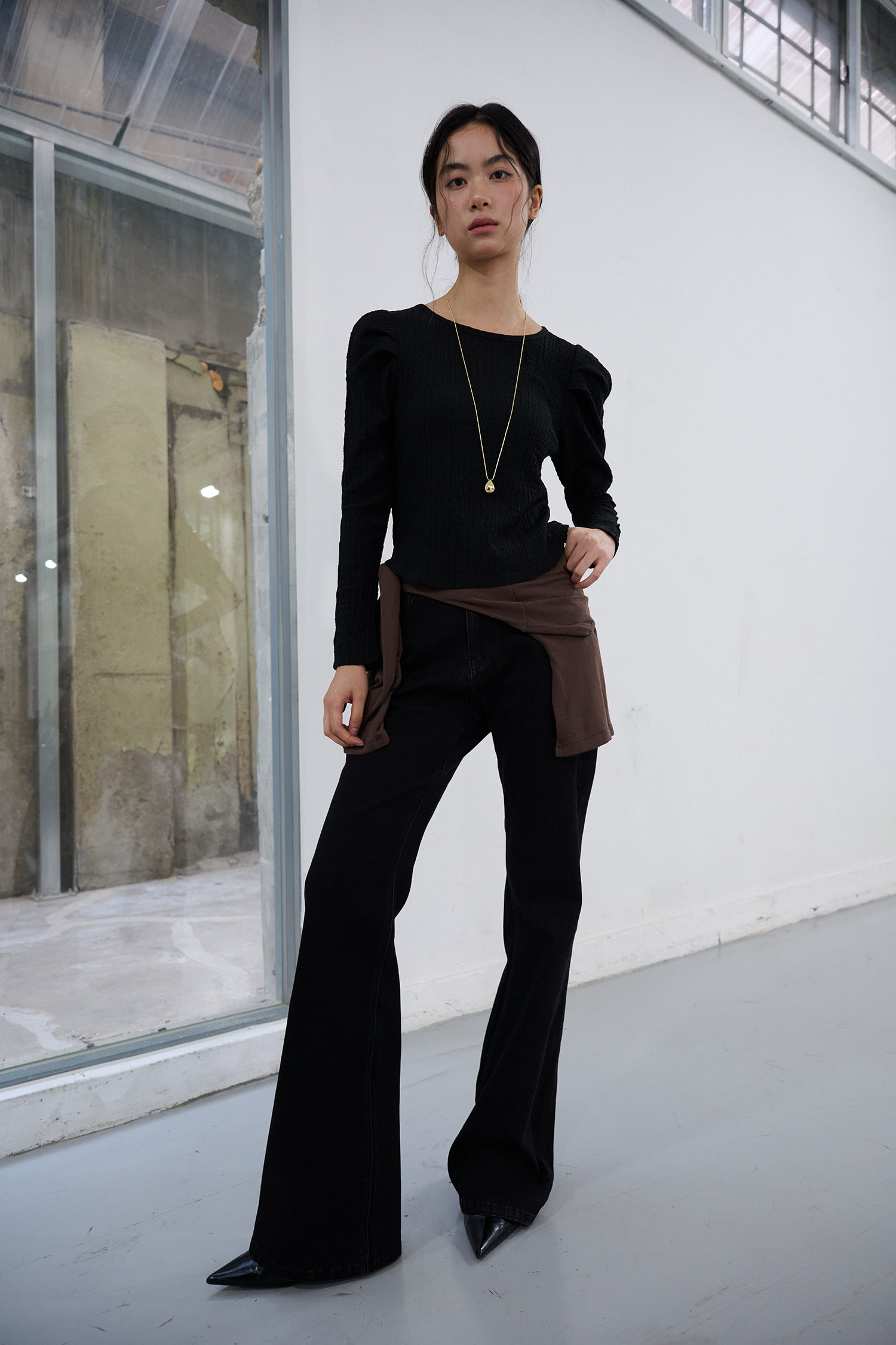 WOMAN ウォッシングブーツカットデニムパンツ [BLACK]