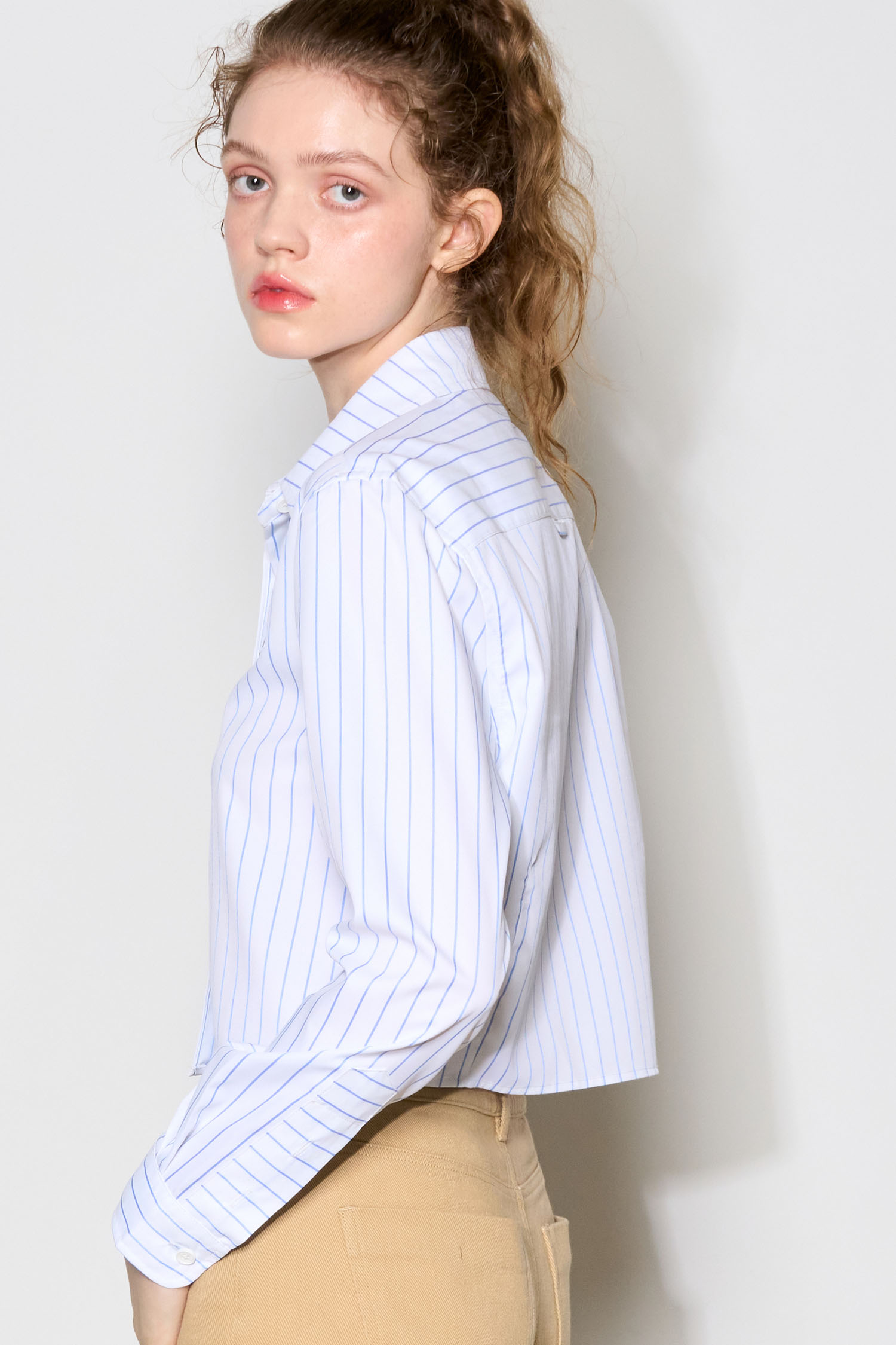 MAISON SPECIAL クロップドシャツ ホワイトストライプ Striped Zip Shirt