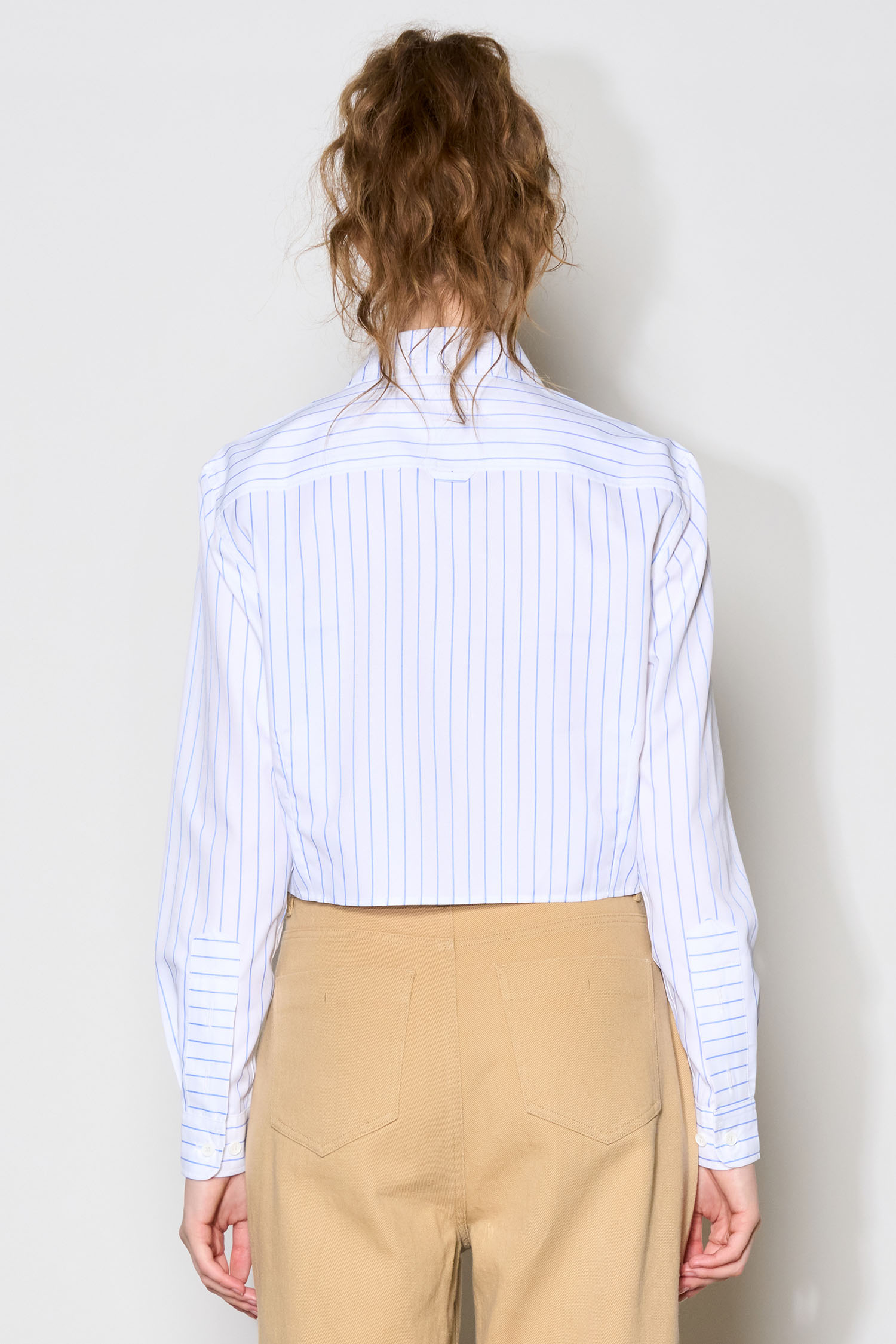 GENERAL IDEA] WOMAN ロゴ付きストライプクロップドシャツ [WHITE]