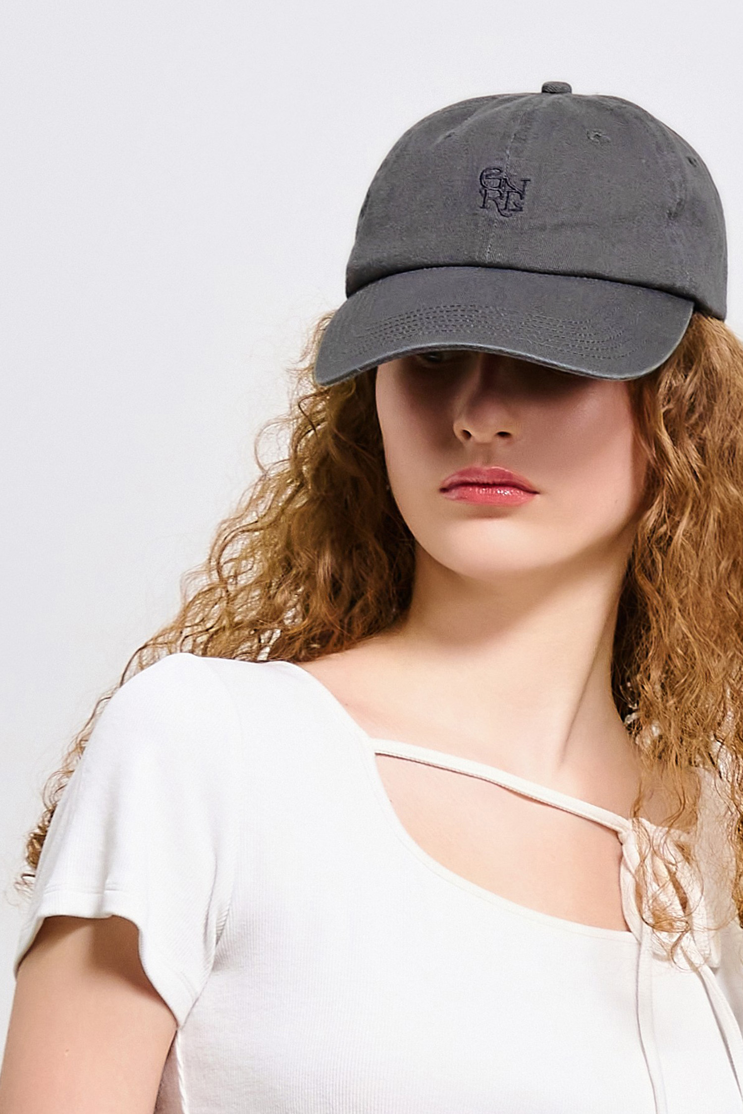 UNISEX GNRL ベーシックロゴボールキャップ[CHARCOAL] - GENERAL