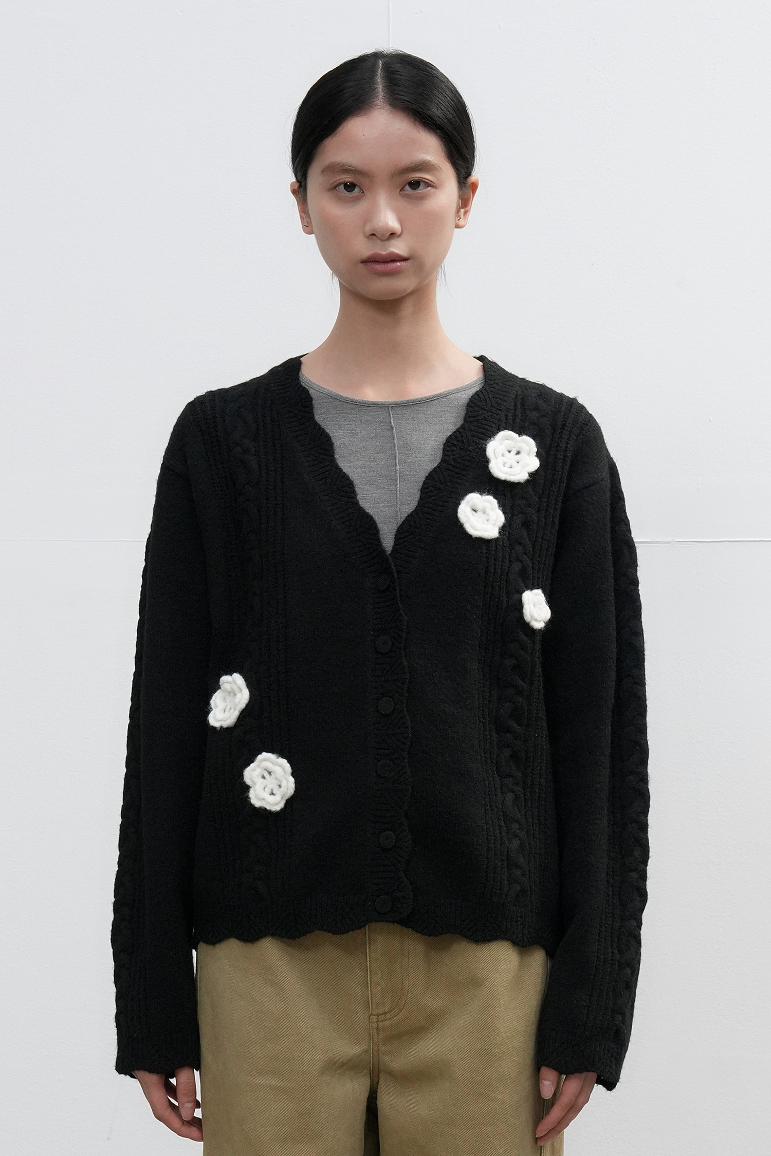 WOMAN フラワーモチーフカーディガン [BLACK]
