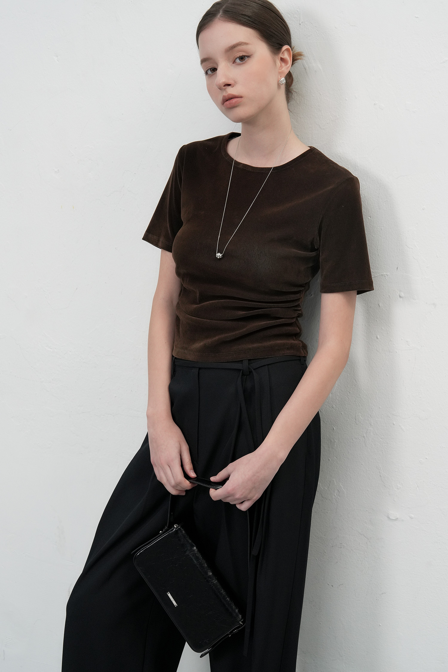 ジェネラルアイディア　general idea 新品 GENERAL IDEA] WOMAN GNRL ロゴ入り長袖フード付きニット